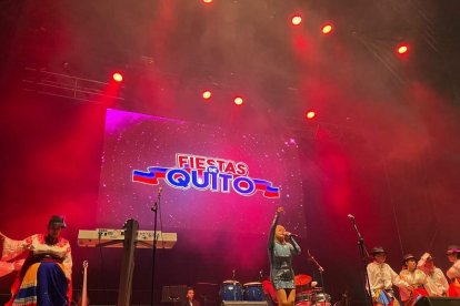 Rosita Cajamarca deleitó a los oyentes con sus éxitos como ‘Lejos de mi Ecuador’.