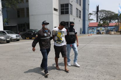 A uno de los capturados le dictaminaron prisión preventiva mientras se desarrolle la investigación.