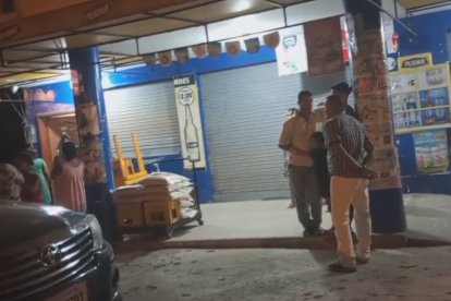 En su propia tienda llegar para pegarle unos tiros que le quitaron la vida.