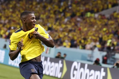 Moises Caicedo fue uno de los jugadores ecuatorianos que más exposición tuvo en el Mundial de Catar.