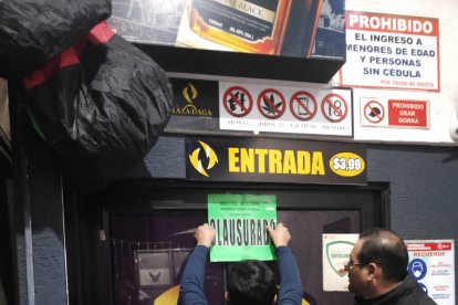 Atentado dentro de un chongo: sexoservidora fue asesinada y un hombre resultó herido