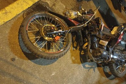 El estado en que quedó una de las motocicletas siniestradas.