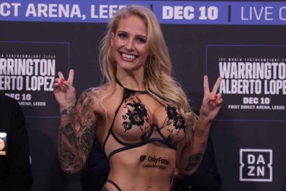 La boxeadora australiana Ebanie Bridges aprovechó durante un pesaje con una sensual lencería.