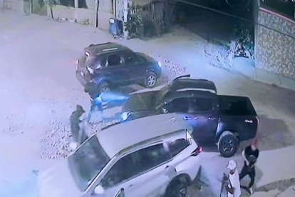 La Policía trabaja en la identificación de los criminales.