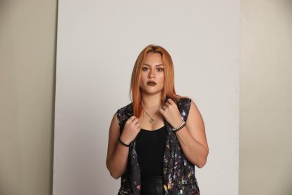 Ha practicado 

varios deportes como: fútbol,  natación, karate, voleibol y rugby.