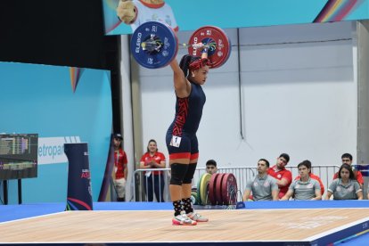 Neisi Dajomes va por el oro mundial en Colombia con el impulso de los títulos Panamericano, Sudamericano y Bolivariano que alcanzó este año.