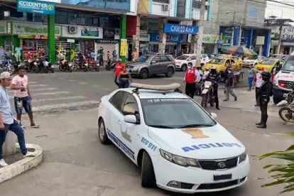 Agentes de la policía realizaron un rastreo y ubicaron a un sospechoso de la balacera.
