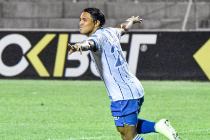 Jefferson Montero estuvo en Nueve de Octubre en el 2022 y ahora va al Aucas.