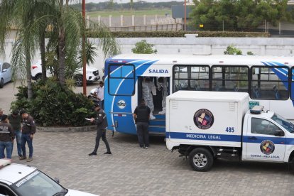 Al parecer, la víctima habría puesto resistencia a un robo. Uno de los delincuentes sacó el arma y le disparó.