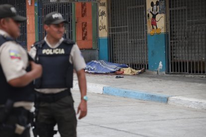 En esta vereda quedaron los cuerpos de Byron Padilla y Wilmer Cantos.