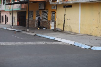 El fallecido tenía antecedentes penales por asesinato y narcotráfico. Uno de los criminales llevaba traje parecido a lo que visten los trabajadores de Urvaseo.