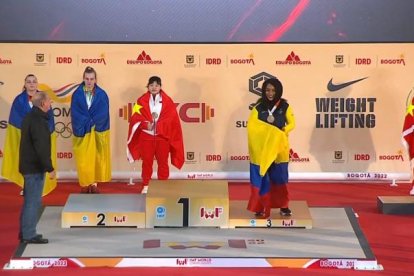 Tamara Salazar superó a Neisi Dajomes en el Mundial de Pesas 2022