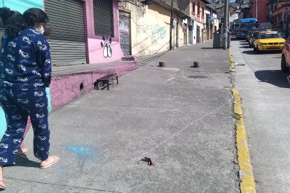 La mascarilla que usó la víctima seguía en el lugar.