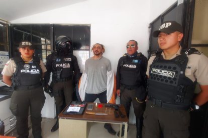 El sujeto intentó huir de la Policía.