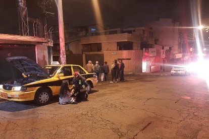 La mujer que iba con Ramírez también fue golpeada por los delincuentes.