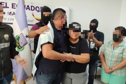 El reencuentro de la víctima con sus familiares se dio en una UVC de Manta.