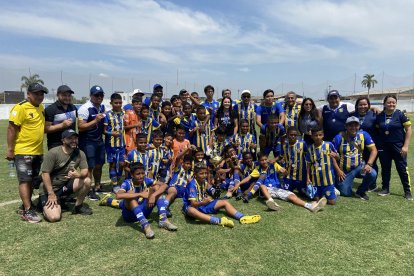 Astillero FC debutan en el torneo de Aso guayas y le ganan a Barcelona en la final.