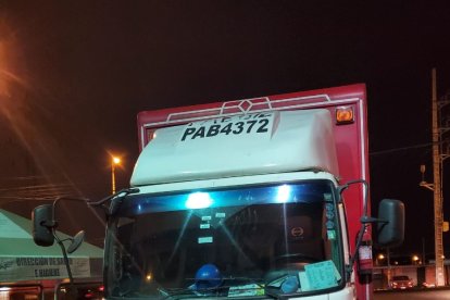 La mercadería que se encontraba en el camión fue movida de vehículo y pretendían llevarla a otro punto.