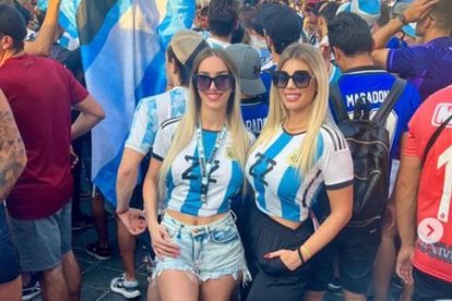 Las chicas que mostraron sus senos en Catar.