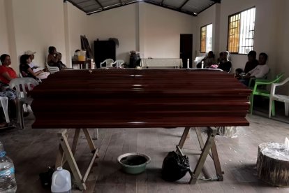 La joven fue velada en la casa comunal de su parroquia.