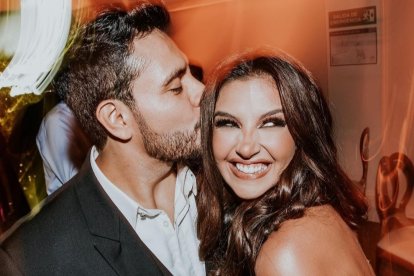 Jonathan Estrada asegura que tomó con humor que su esposa, la cantante Dayanara, lo negara en los premios Latin Grammy.