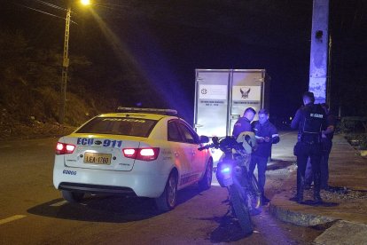 Agentes de Criminalística hicieron el levantamiento de la escena.