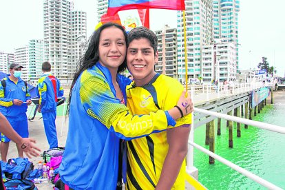Ariana González y David Farinango, nadadores ecuatorianos que forman parte de selecciones nacionales, son primos y se aconsejan durante las competencias.