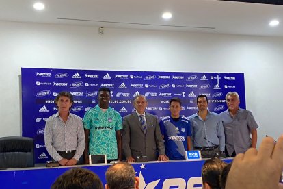 Firmaron contrato con Emelec por 4 temporadas.