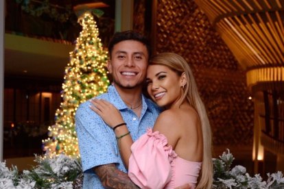 La periodista y el futbolista están juntos desde el 2018.