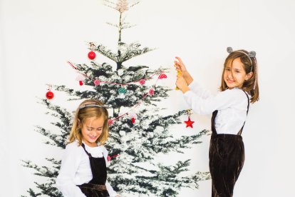 Llegó la hora de guardar la decoración navideña.