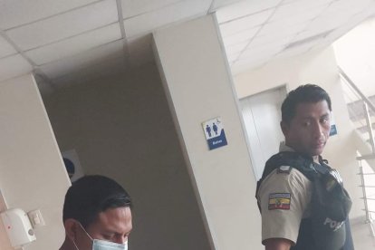 Los agentes policiales detuvieron al enfermero y lo trasladaron a la Unidad de Flagrancia del Cuartel Modelo para ponerlo a órdenes de las autoridades judiciales.