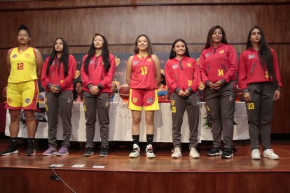 El cuadro oriental presentó al nuevo plantel del baloncesto femenino y sus uniformes.