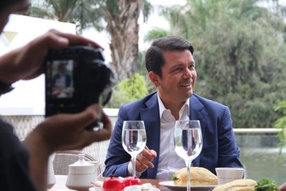 El viernes lanzo el libro de su autoría Guayaquil, un nuevo horizonte, en el cual explora múltiples realidades detrás de la campaña por la alcaldía de la ciudad.