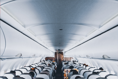 Mujer denuncia que un hombre borracho orinó sobre ella en vuelo de Air India