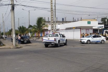 Un vehículo utilizado por los sospechosos del crimen fue retenido.