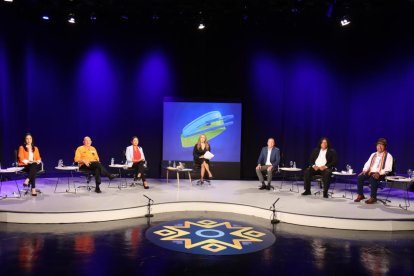 Los candidatos fueron divididos en dos grupos de 6.