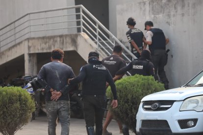 Dos operativos policiales dejan cinco capturados