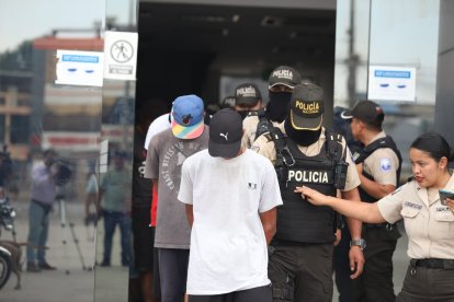 Desarticulan banda que extorsionaba y robaba en Flor de Bastión