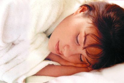 Suele recomendarse dormir alrededor de ocho horas diarias.