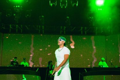 Salomón Villada Hoyos​, conocido artísticamente como Feid, o Ferxxo, es un cantante, compositor y productor musical colombiano.