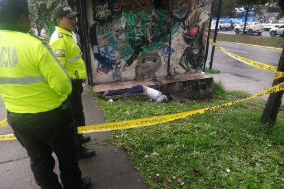 El sujeto tenía una herida en su cabeza.