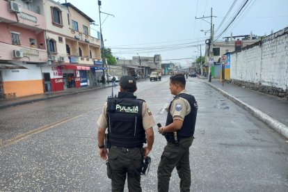 A dos hombres les pararon la marcha a bala en el Guasmo sur de Guayaquil