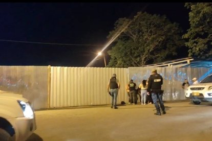 En la inspección, los agentes encontraron seis indicios balísticos.