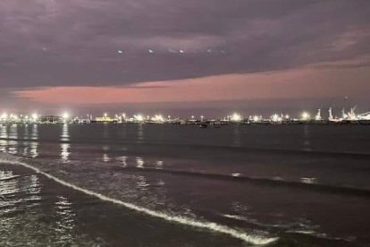 Las luces estaban perfectamente   alineadas. Por eso creen que eran ovnis.