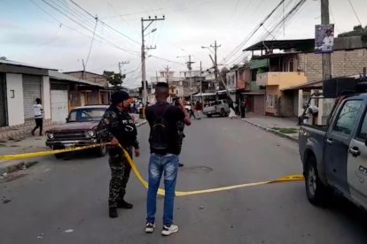 La víctima terminaba su jornada laboral y salía del campus universitario de Nuevos Horizontes cuando fue atacado por los pistoleros.