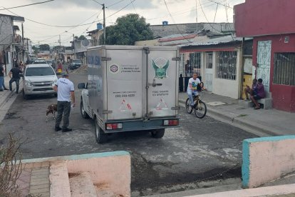 El chico, quien posiblemente sería menor de edad, recibió dos impactos de bala en el cráneo.