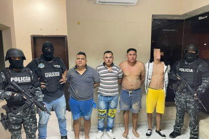 Entre los sospechosos de secuestro están tres adultos y un menor de edad.