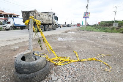 En el sitio aún quedaba la cinta que se usó para acordonarlo.