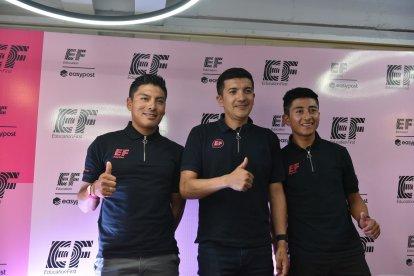 El equipo de EF Education con sangre ecuatoriana: Jonathan Caicedo, Richard Carapaz y Alexander Cepeda.