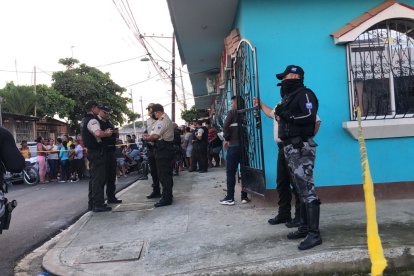 Los atacantes entraron al inmueble y dispararon a todas las personas que estaban en su interior.